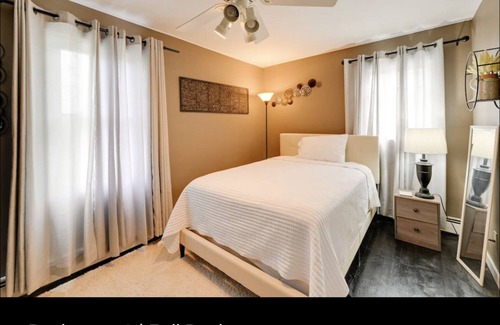 North Babylon House | Cozy 3 BR Near Belmont State Park- 4 min Drive