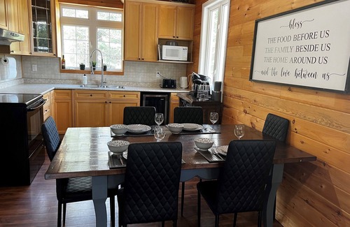 Armour House | Cozy 3BR cottage on 100acres with hiking trails, firepit, woodstove & sauna