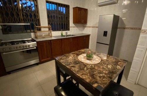 Tema House | Cozy 3BR home - gated estate - Tema - top security
