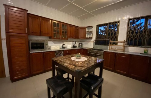 Tema House | Cozy 3BR home - gated estate - Tema - top security