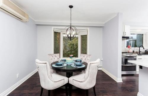 Scarborough House | Cozy 3BR Home with Parking, Backyard and Near Transit