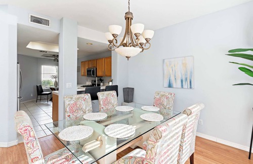 Camelback East House | Cozy 3BR Townhome w/Pool Access | Near Biltmore