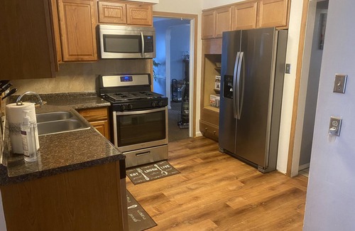 Detroit House | Cozy 4 Bedroom Colonial