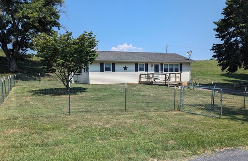 Westminster House | Cozy 4-bedroom home located on farm in Westminster with AC, Wi-Fi, pet friendly