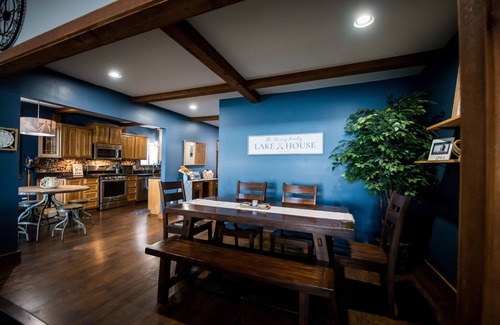Lake Orion Cottage | Cozy 4 bedroom lakefront cottage on Lake Orion with the best views!