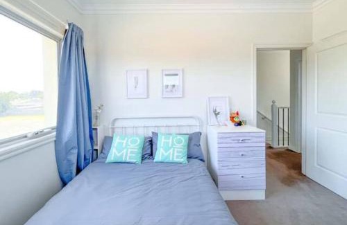 Clayton South Apartment | Cozy 4B3B home w parking WIFI @Clayton