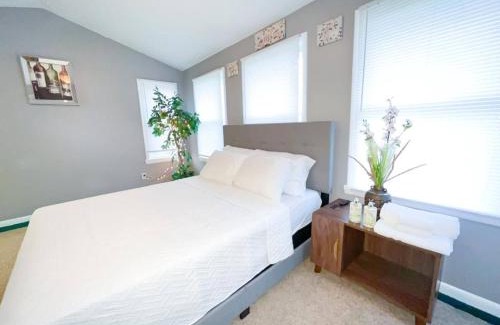Rochester House | Cozy 5 bedroom Home mins from RIT