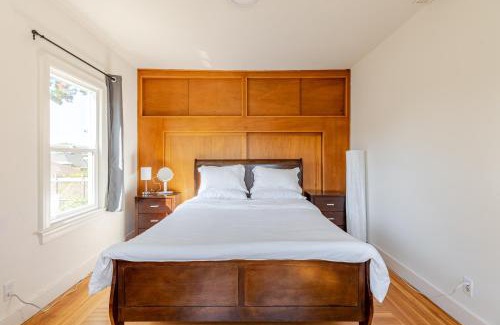 Albany House | Cozy 5-Bedroom House, Perfect for Family and Work Groups