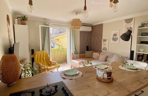 Entraigues-sur-la-Sorgue Apartment | Cozy Apartment in the Heart of a Provençal Village – 2 Bedrooms + Balcony