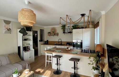 Entraigues-sur-la-Sorgue Apartment | Cozy Apartment in the Heart of a Provençal Village – 2 Bedrooms + Balcony