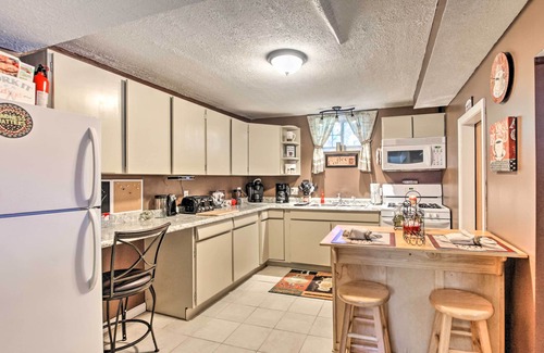 Agawam Apartment | Cozy Agawam Studio w/Yard: 2 Miles to Six Flags!