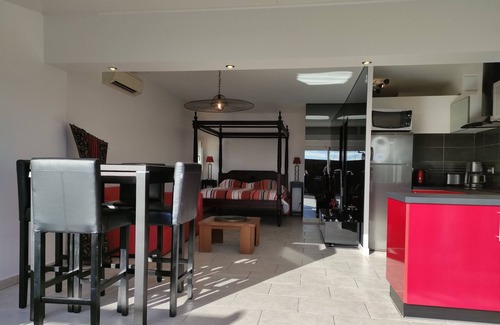 Naturist Village Villa | Cozy, Air-Conditioned Villa Near Beach with Private Parking & Terrace