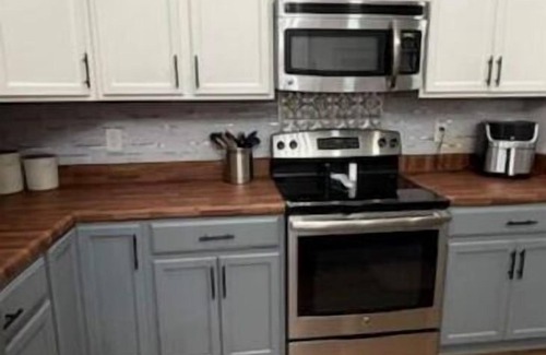 Clarksville House | Cozy & Airy Retreat with Lots of Character