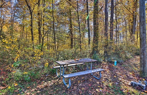 St George Cottage | Cozy Anchors Away Cabin Hideaway w/Fire Pit!