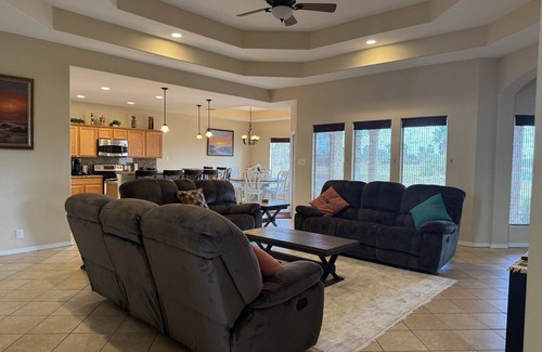 Laguna Vista Villa | Cozy and Beautiful 30 Hacienda