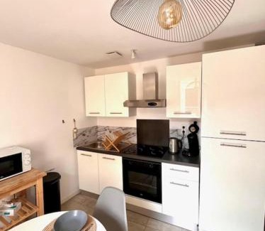 Hyeres City Centre Apartment | Cozy and bright studio in Hyères