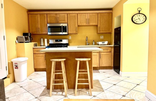 El Cerrito House | Cozy and Charming Guest Suite for Extended Stay