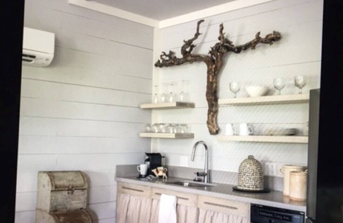 Burton House | Cozy and comfortable one bedroom with kitchen and with pasture view.