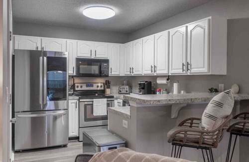 Evansville House | Cozy and Comfortable Charmer
