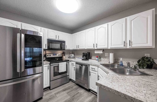 Evansville House | Cozy and Comfortable Charmer