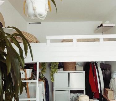 College Park and Old Oak Apartment | Cozy and Cute Studio Apartment with a Loft Bed, 13 mins walk to Westfield White City