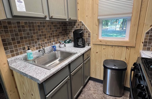 Lake Shore Hotel | Cozy and Efficient Studio Located on Gull Lake Trail!