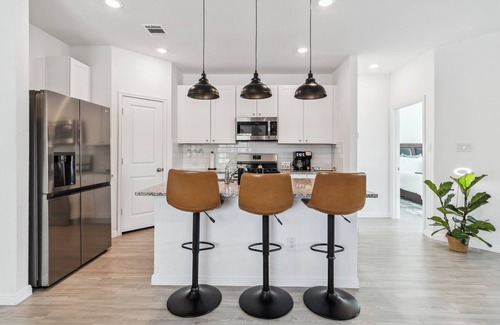 Converse House | Cozy and Modern, 3 bedroom, 2 bathroom Home in Converse, TX/Near San Antonio.