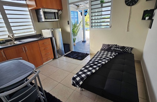 Puerto Nuevo Apartment | Cozy and Modern Apartment Black & White with Jacuzzi on Terrace
