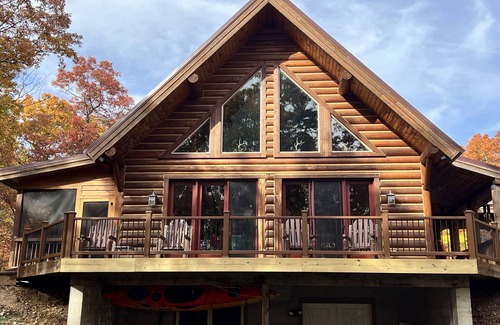 South Fork Cabin | Cozy and Private Log Cabin!