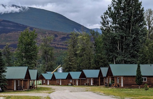 Regional District of Fraser-Fort George Ski Chalet | Cozy and Relaxing Getaway Cabin #1