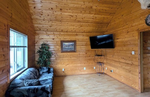 Regional District of Fraser-Fort George Ski Chalet | Cozy and Relaxing Getaway Cabin #1