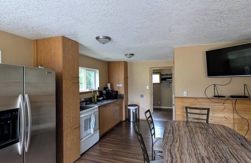 McBride Cabin | Cozy and Relaxing Getaway Cabins 17