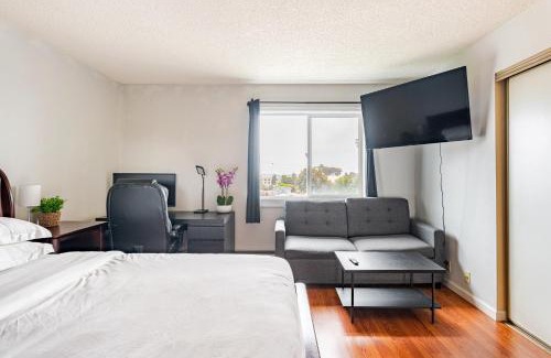 Berkeley Apartment | Cozy and Secure 3-Bedroom, 2-Bath Unit with 6 Beds and Beautiful Bay View