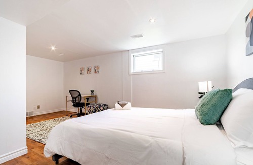 Argyle House | ⭐️ Cozy and spacious 2BR suite ⭐️ 2 work spaces