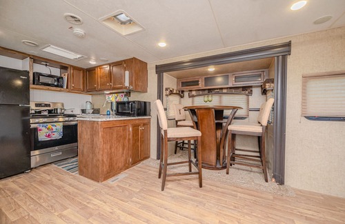 Aransas Pass House | Cozy and Spacious RV- Close to Port A & Rockport!
