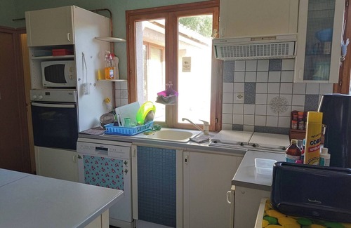 Fruges House | Cozy and tranquil double room with large desk