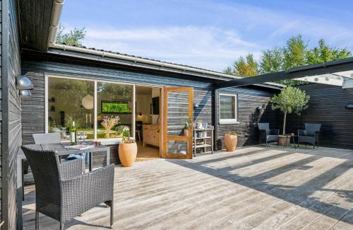 Elsegarde Strand House | Cozy And Well-Maintained Holiday Home Close To Ebeltoft