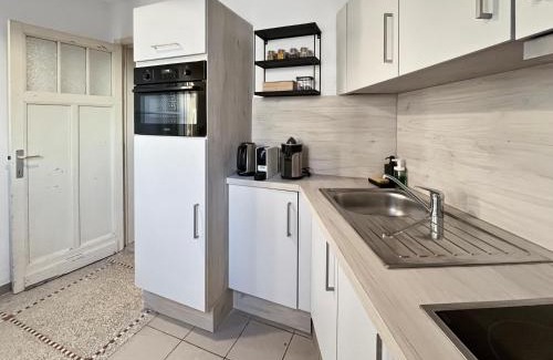 Zurenborg Apartment | Cozy Antwerp - Zurenborg Skyline