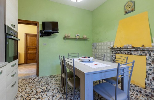 Castelvecchio Pascoli Apartment | Cozy apartment in Castelvecchio Pascoli