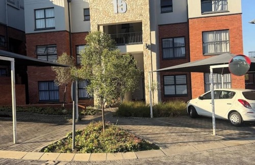 Greater Johannesburg Metropolitan Area Apartment | Cozy apartment: TV/Wi-Fi/Netflix