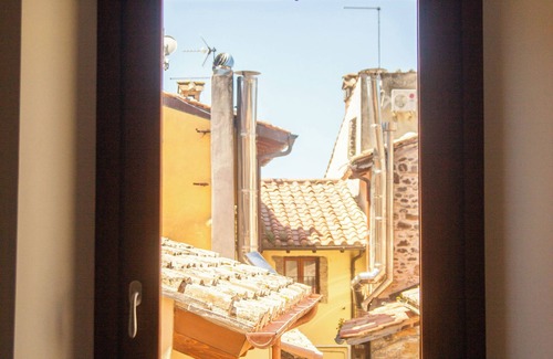 Lake Bracciano Apartment | Cozy Apartment in the Historic Heart of Trevignano Romano