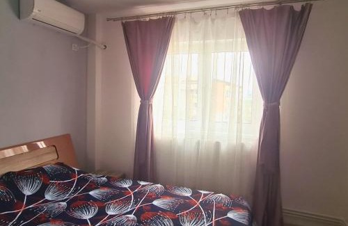 Bacau Apartment | Cozy Apartment Central II