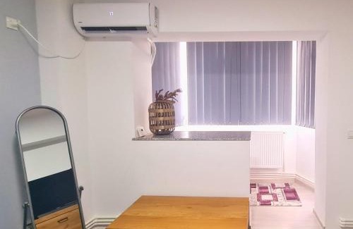 Bacau Apartment | Cozy Apartment Central II