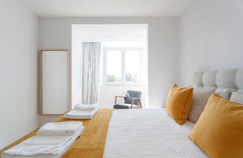 Linda-a-Velha Apartment | Cozy Apartment for Family and Group of Friends