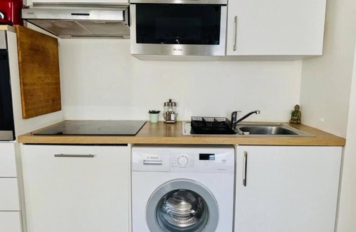 Rueil-Malmaison Apartment | Cozy Apartment in Rueil – Underground Parking – Quiet & Comfortable Near Paris