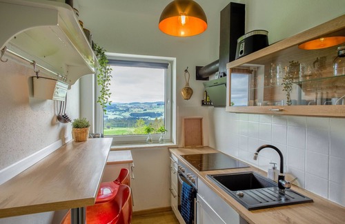 Lindenberg im Allgaeu Apartment | Cozy Apartment "Heimelig im Allgäu" with Mountain View, Wi-Fi & Terrace