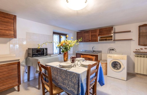 Campello sul Clitunno Apartment | Cozy apartment in Loc. Fontanelle