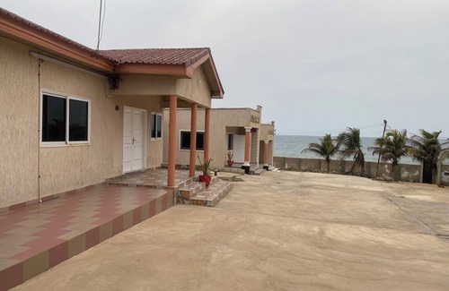 Kokomlemle Apartment | Cozy apartment in amazing Accra with AC, WiFi