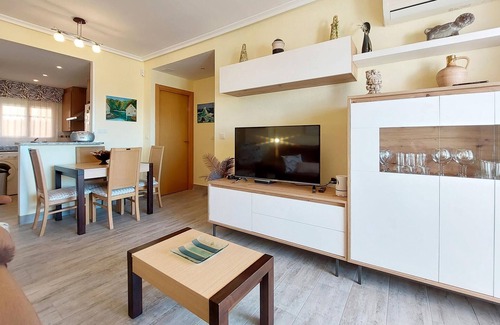 Cabanes Apartment | Cozy apartment in Cabanes with WiFi