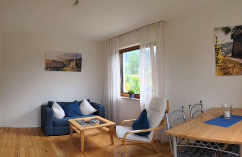Osann-Monzel Apartment | Cozy apartment in a winery with a large balcony in Osann - Monzel an der Mosel
